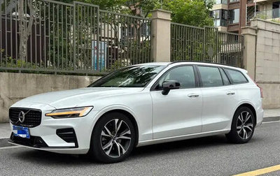 Volvo V60 II, 2022 год, 3 250 000 рублей, 1 фотография
