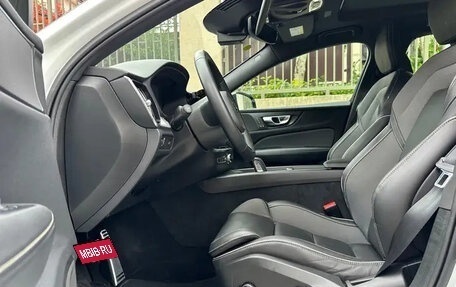 Volvo V60 II, 2022 год, 3 250 000 рублей, 11 фотография