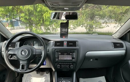 Volkswagen Jetta VI, 2011 год, 515 000 рублей, 9 фотография