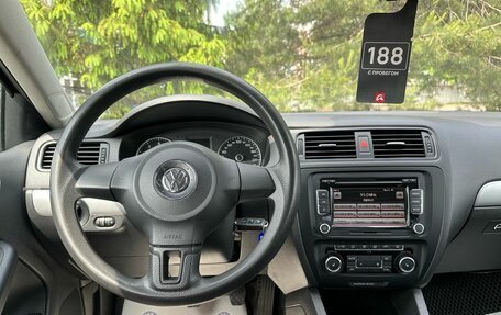 Volkswagen Jetta VI, 2011 год, 515 000 рублей, 11 фотография