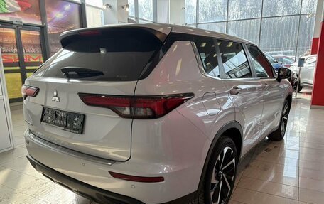 Mitsubishi Outlander, 2021 год, 4 150 000 рублей, 4 фотография