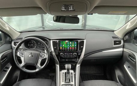 Mitsubishi Pajero Sport III рестайлинг, 2020 год, 3 740 000 рублей, 11 фотография
