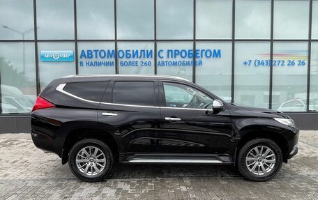 Mitsubishi Pajero Sport III рестайлинг, 2020 год, 3 740 000 рублей, 6 фотография