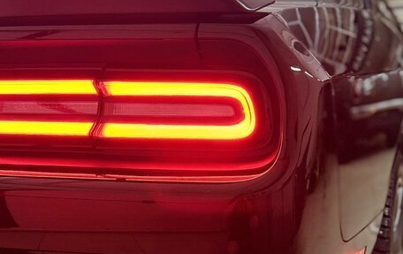 Dodge Challenger III рестайлинг 2, 2020 год, 4 500 000 рублей, 7 фотография
