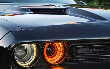 Dodge Challenger III рестайлинг 2, 2020 год, 4 500 000 рублей, 9 фотография