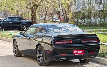 Dodge Challenger III рестайлинг 2, 2020 год, 4 500 000 рублей, 2 фотография