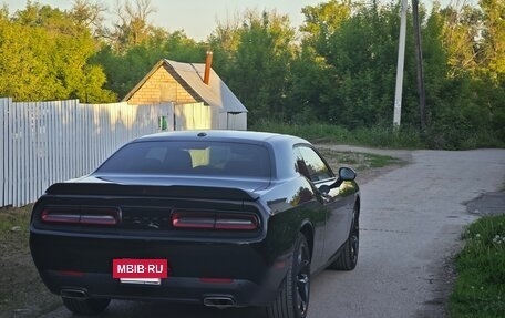 Dodge Challenger III рестайлинг 2, 2020 год, 4 500 000 рублей, 11 фотография