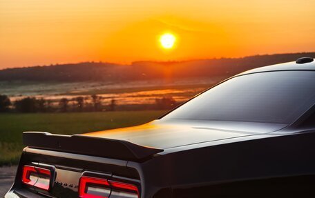 Dodge Challenger III рестайлинг 2, 2020 год, 4 500 000 рублей, 12 фотография