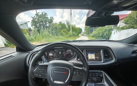 Dodge Challenger III рестайлинг 2, 2020 год, 4 500 000 рублей, 17 фотография