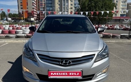 Hyundai Solaris II рестайлинг, 2015 год, 1 100 000 рублей, 2 фотография
