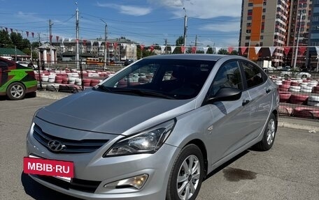 Hyundai Solaris II рестайлинг, 2015 год, 1 100 000 рублей, 3 фотография