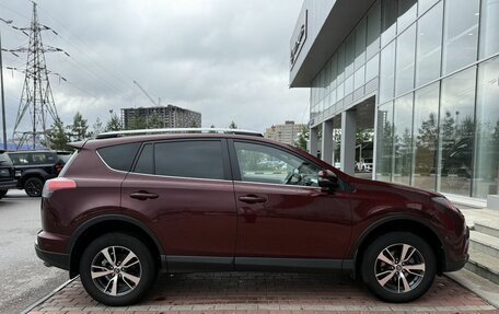 Toyota RAV4, 2017 год, 2 290 000 рублей, 5 фотография