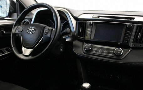 Toyota RAV4, 2017 год, 2 290 000 рублей, 11 фотография