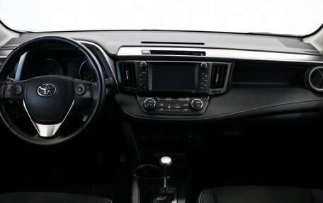 Toyota RAV4, 2017 год, 2 290 000 рублей, 12 фотография