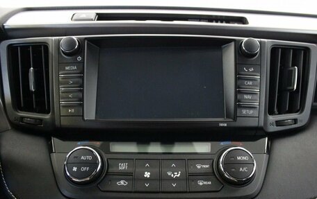 Toyota RAV4, 2017 год, 2 290 000 рублей, 13 фотография