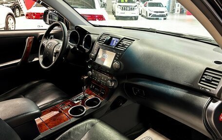 Toyota Highlander III, 2011 год, 2 287 000 рублей, 15 фотография