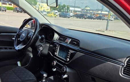 KIA Rio IV, 2018 год, 1 600 000 рублей, 10 фотография