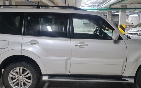 Mitsubishi Pajero IV, 2014 год, 2 800 000 рублей, 9 фотография