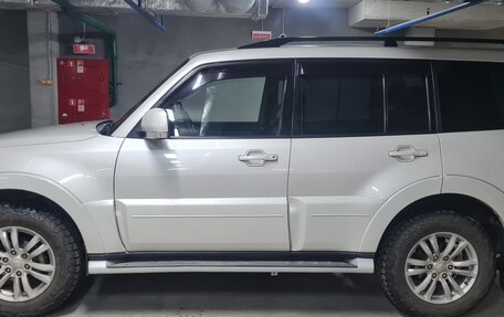 Mitsubishi Pajero IV, 2014 год, 2 800 000 рублей, 10 фотография