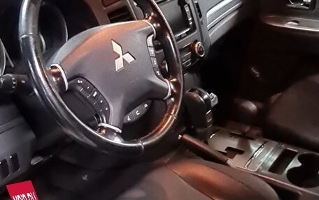 Mitsubishi Pajero IV, 2014 год, 2 800 000 рублей, 3 фотография