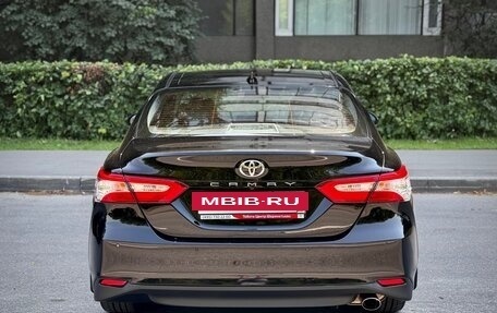 Toyota Camry, 2021 год, 2 650 000 рублей, 4 фотография