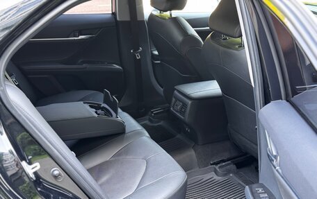 Toyota Camry, 2021 год, 2 650 000 рублей, 22 фотография