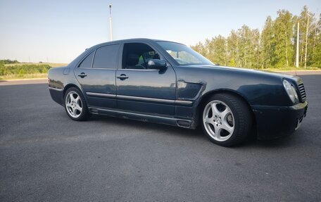 Mercedes-Benz E-Класс, 1998 год, 385 000 рублей, 4 фотография