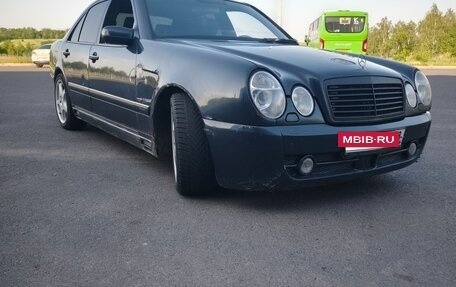 Mercedes-Benz E-Класс, 1998 год, 385 000 рублей, 6 фотография
