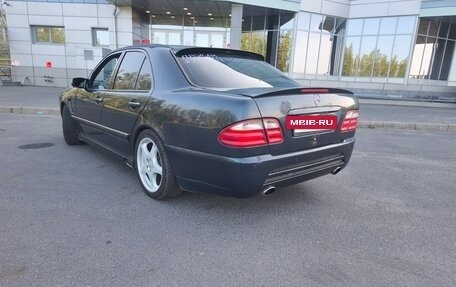 Mercedes-Benz E-Класс, 1998 год, 385 000 рублей, 3 фотография