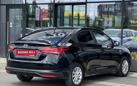 Hyundai Solaris II рестайлинг, 2021 год, 1 655 000 рублей, 4 фотография