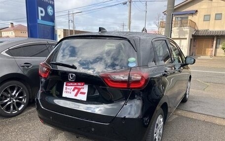 Honda Fit, 2022 год, 850 000 рублей, 4 фотография