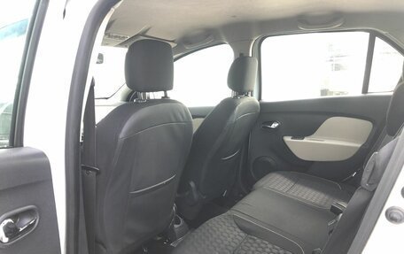 Renault Logan II, 2014 год, 600 000 рублей, 11 фотография