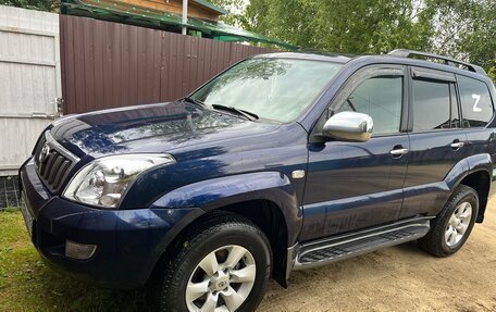 Toyota Land Cruiser Prado 120 рестайлинг, 2006 год, 1 880 000 рублей, 2 фотография