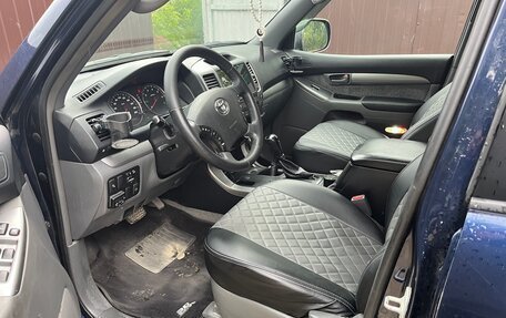 Toyota Land Cruiser Prado 120 рестайлинг, 2006 год, 1 880 000 рублей, 11 фотография