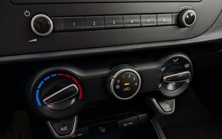 KIA Rio IV, 2021 год, 1 075 000 рублей, 26 фотография