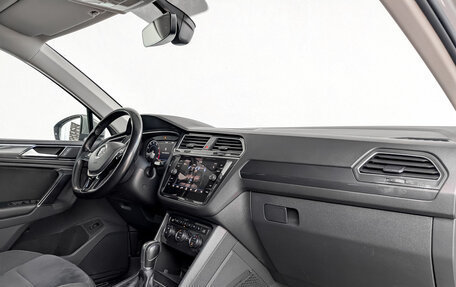 Volkswagen Tiguan II, 2017 год, 1 695 000 рублей, 10 фотография