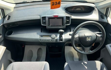 Honda Freed I, 2009 год, 899 999 рублей, 16 фотография