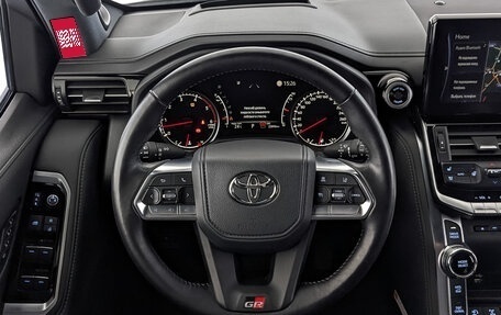 Toyota Land Cruiser, 2021 год, 10 300 000 рублей, 21 фотография