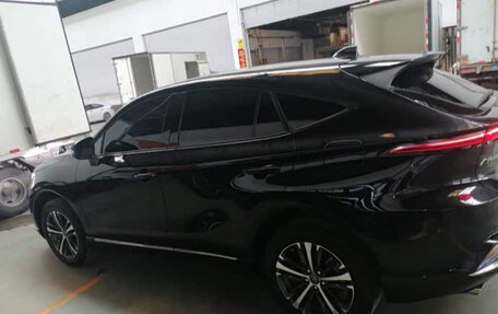 Toyota Harrier, 2022 год, 3 100 000 рублей, 4 фотография