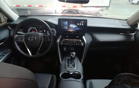 Toyota Harrier, 2022 год, 3 100 000 рублей, 9 фотография
