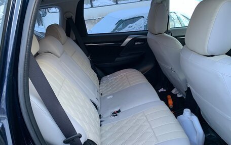 Mitsubishi Pajero Sport III рестайлинг, 2017 год, 2 500 000 рублей, 10 фотография