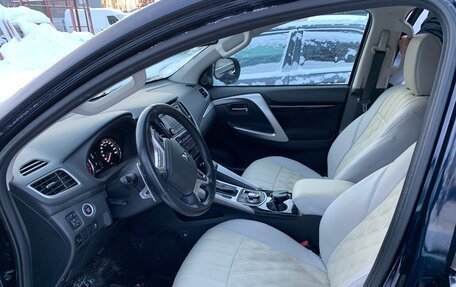 Mitsubishi Pajero Sport III рестайлинг, 2017 год, 2 500 000 рублей, 18 фотография