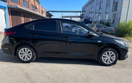 Hyundai Solaris II рестайлинг, 2018 год, 1 654 000 рублей, 3 фотография