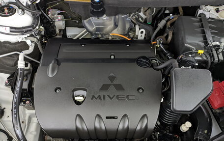 Mitsubishi Outlander III рестайлинг 3, 2021 год, 2 450 000 рублей, 6 фотография