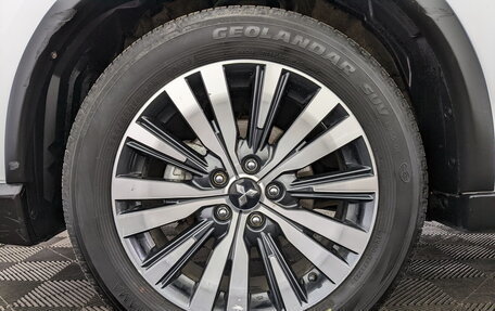 Mitsubishi Outlander III рестайлинг 3, 2021 год, 2 450 000 рублей, 5 фотография