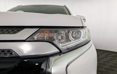 Mitsubishi Outlander III рестайлинг 3, 2021 год, 2 450 000 рублей, 26 фотография