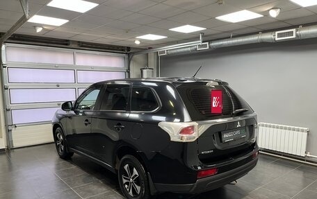 Mitsubishi Outlander III рестайлинг 3, 2013 год, 1 299 000 рублей, 4 фотография