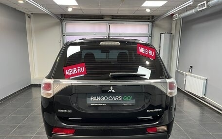 Mitsubishi Outlander III рестайлинг 3, 2013 год, 1 299 000 рублей, 5 фотография