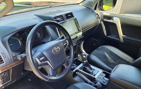 Toyota Land Cruiser Prado 150 рестайлинг 2, 2021 год, 4 500 000 рублей, 6 фотография