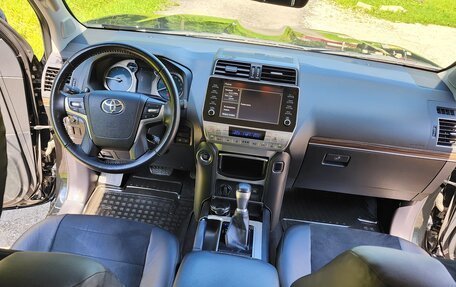 Toyota Land Cruiser Prado 150 рестайлинг 2, 2021 год, 4 500 000 рублей, 8 фотография